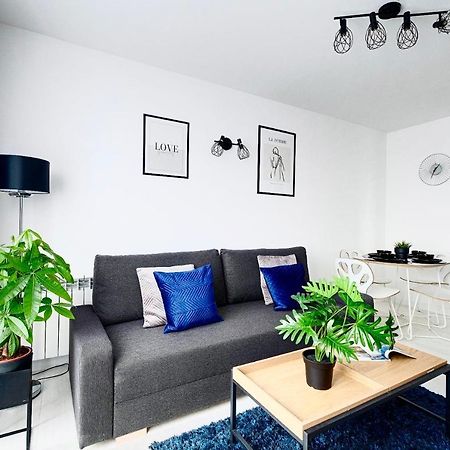 Warsaw Inside Solec With Private Parking 아파트 외부 사진